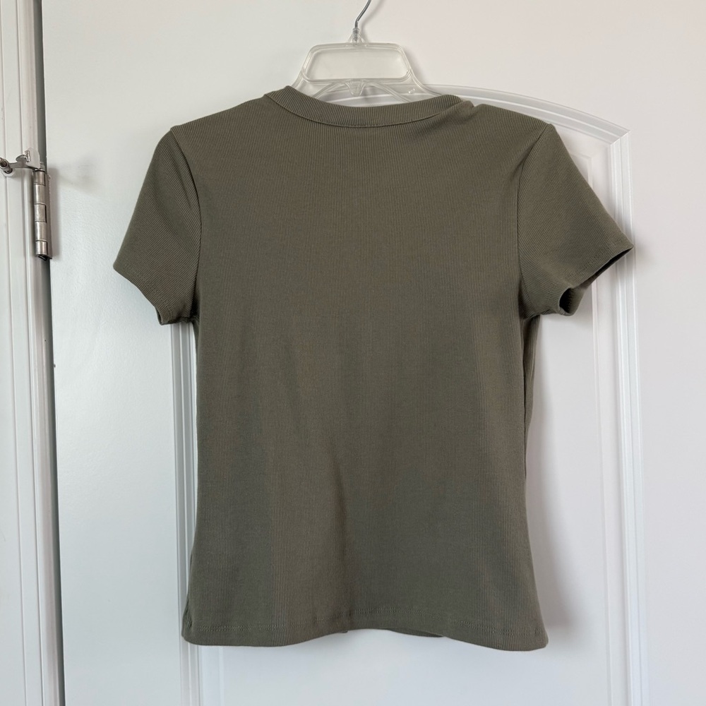 Universal Thread Green Button-Down Shirt - Picture 2 of 3
